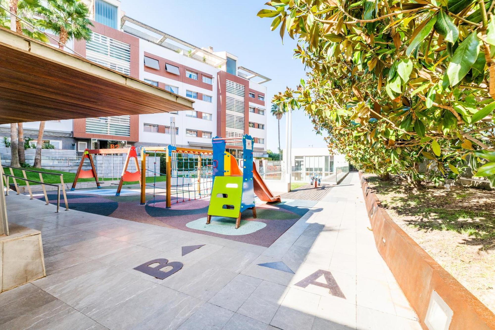 Апартаменты Tuguest Avenida De La Investigacion - Free Parking Гранада Экстерьер фото